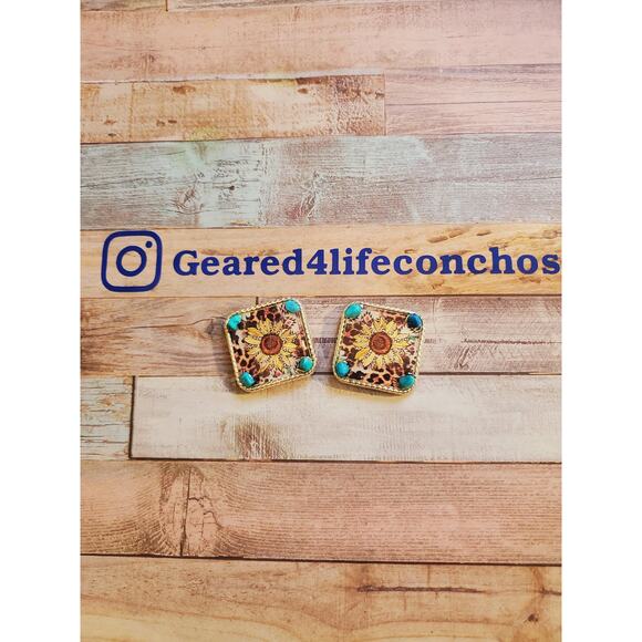 Cheetah tack, sunflower concho, leather custom conchos, screwback concho - Picture 5 of 5